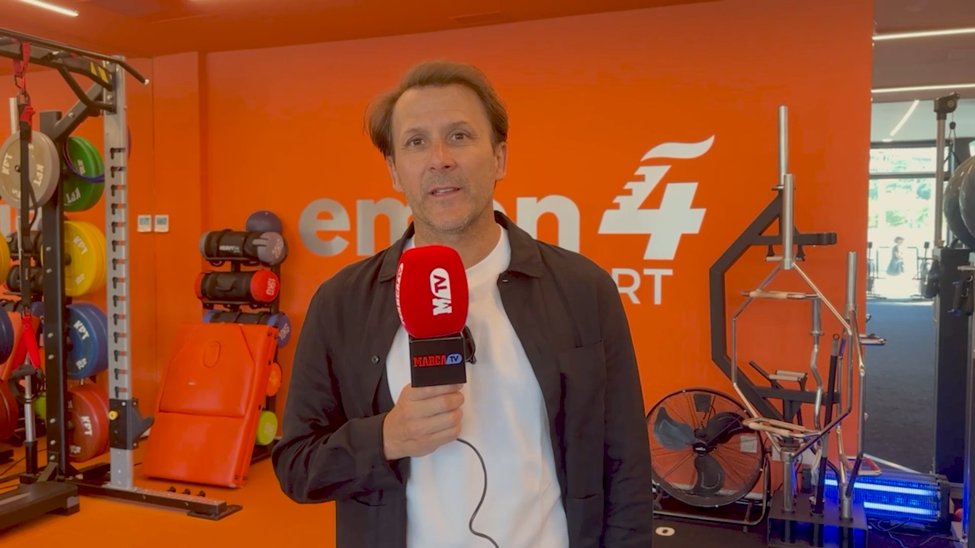 加巴塞罗那, 离感 加巴塞罗那, 离感