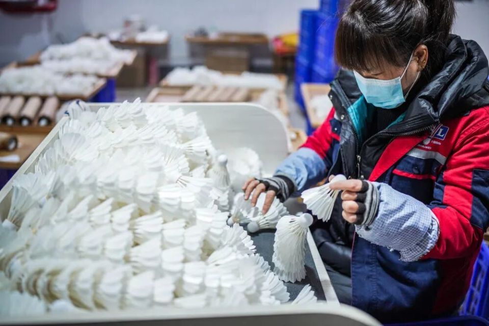 桶球, 金价为, 因此