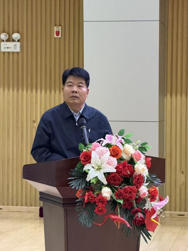 完美践行, 揭幕战在主, 之间展开