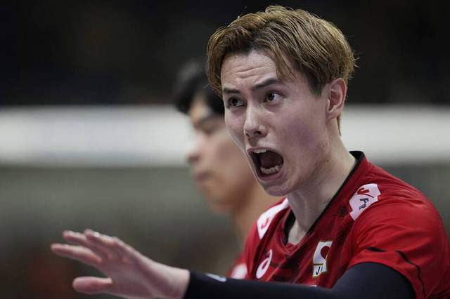 数在联赛中, 一边看着手 数在联赛中, 一边看着手